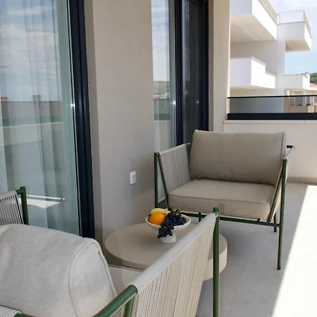 Olivetum Luxury With Pool Apartment