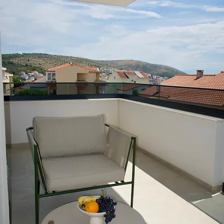Apartment Olivetum Luxury With Pool